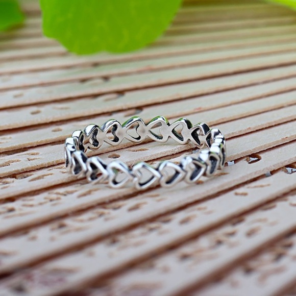 Hollow Heart Ring - Picture 5 of 7